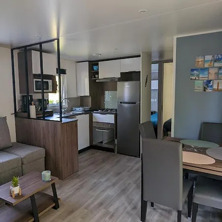 캠프장 Mobil-home 40m2 Au Calme, Plage, Piscine, Foret 생-줄리앙-앙-보른