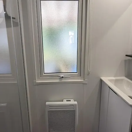 Mobil-home 40m2 Au Calme, Plage, Piscine, Foret Campsite